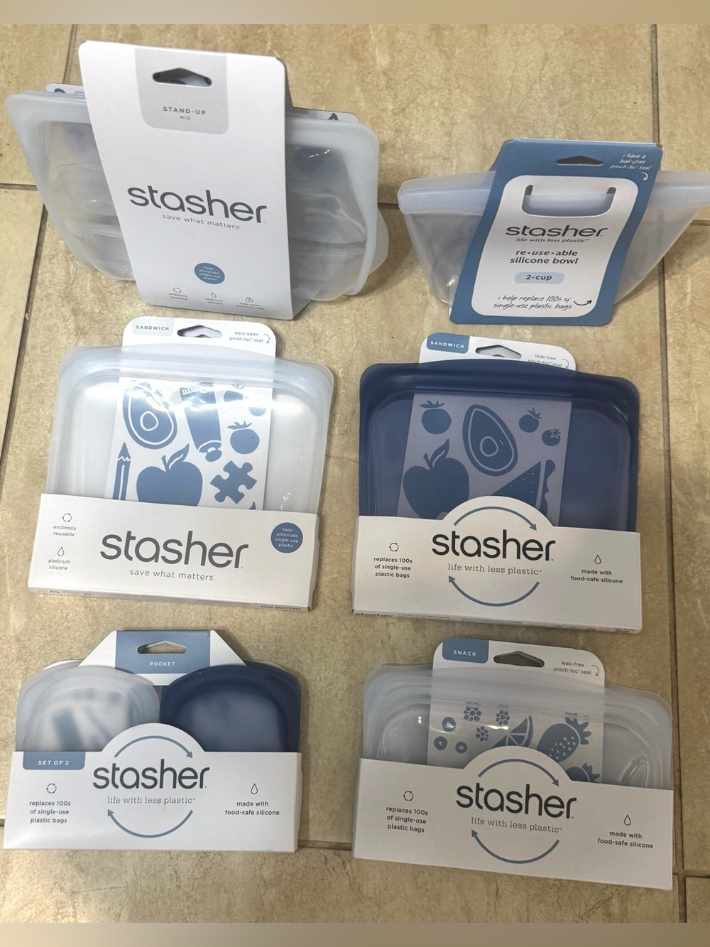 Stasher™ Stand Up 1/2 Gallon, 2 Cup Bowl, 2 sandwich, 1 snack & 2 Pocket Size - Picture 2 of 8